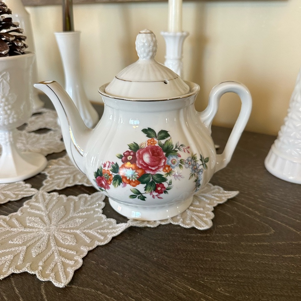 Floral Ceramic Teapot with Lid Japan Tea Party Decor
